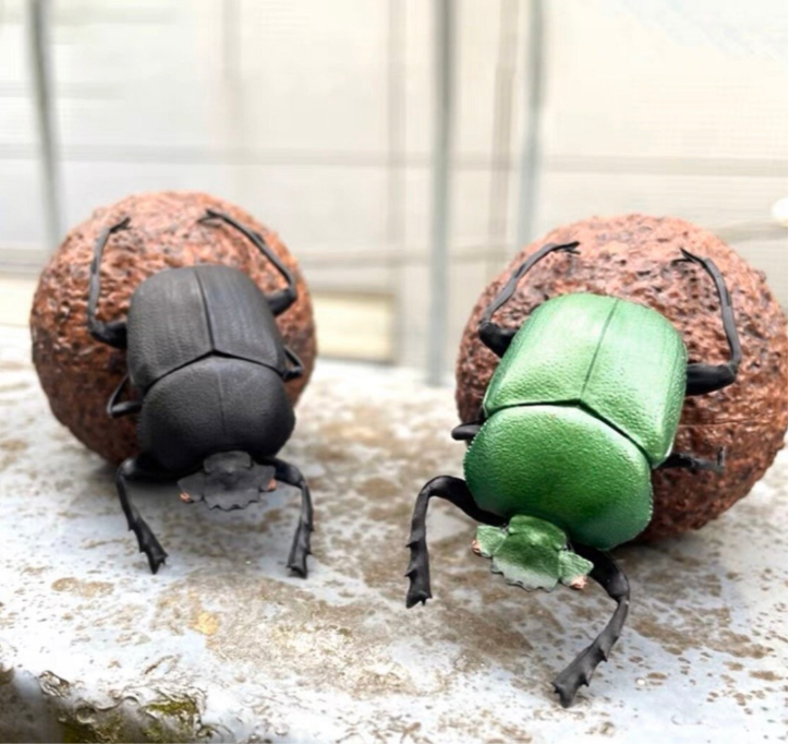 1:1 Dung Beetle Figurines