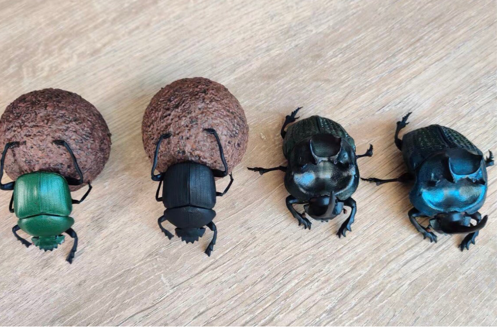 1:1 Dung Beetle Figurines