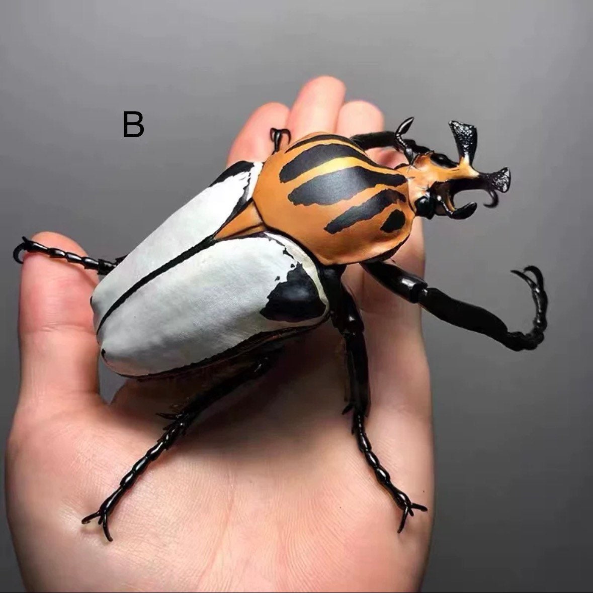 1:1 Goliath Beetle Figurines