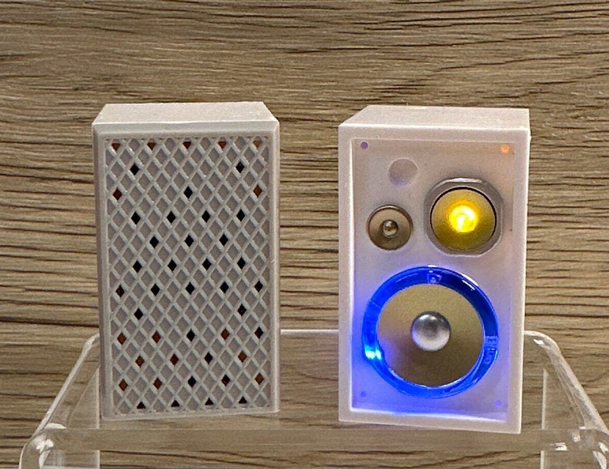 White Speakers Set