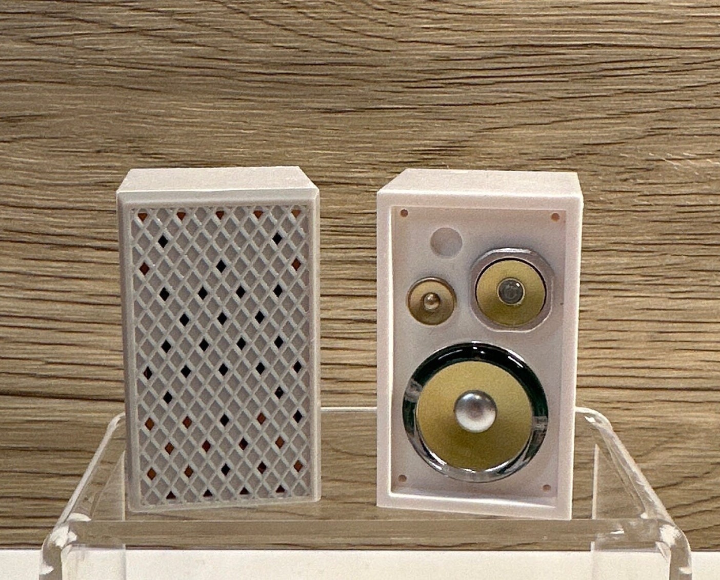 White Speakers Set