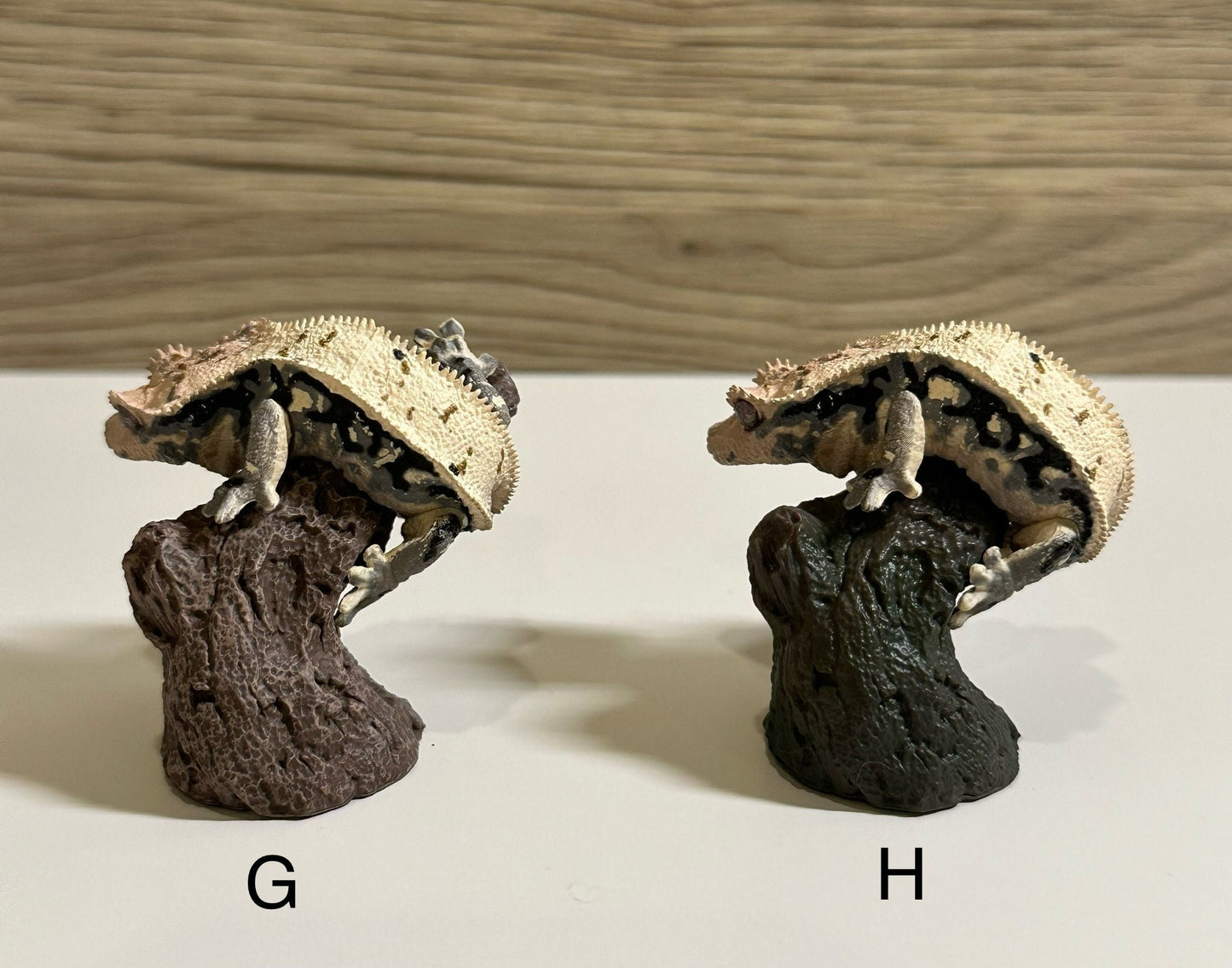 Gecko with Tree Stand Figurines