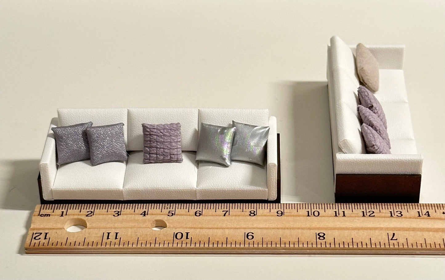 1/30 Scale Sofa